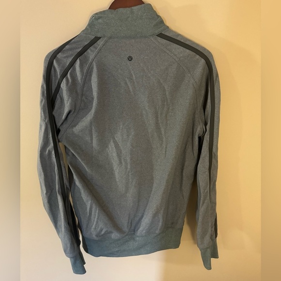 Lululemon Kung Fu Jacket - Picture 5 of 12